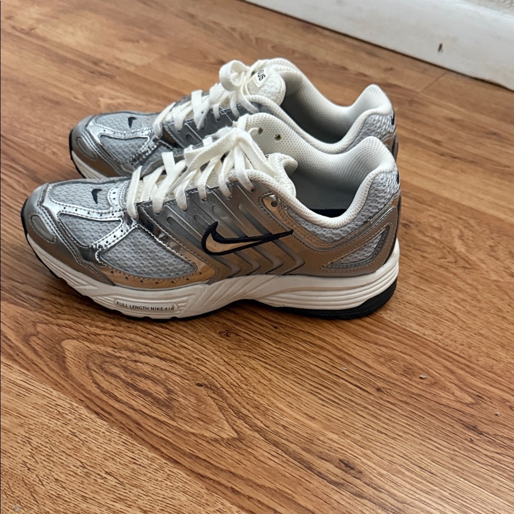 Nike Metallic Silver and White Running Shoes